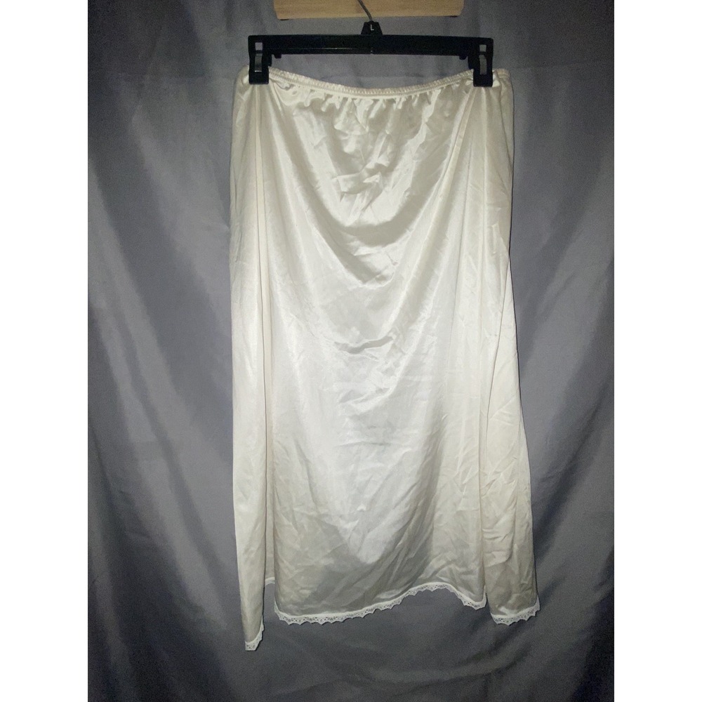 VINTAGE VANITY FAIR BEIGE SIZE LGE BF HALF SLIP IVORY Elastic is good!